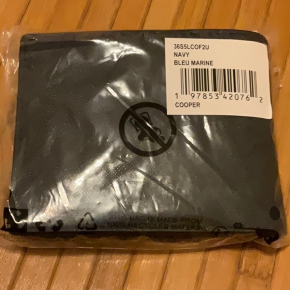 New Men’s Michael Kors Navy Bifold Wallet - Picture 5 of 6